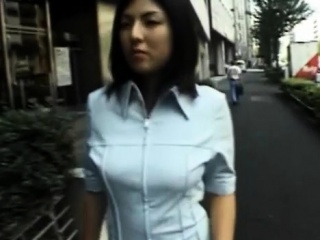 Japanese sweetheart changes her clothing in public