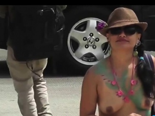 Mexicanas desnudas en la calle