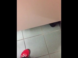 College hung top fucks BB anon understall bathroom